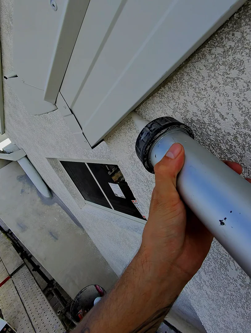 Casa Jardin facade joint caulking from the scaffold – SR Joint Sealer